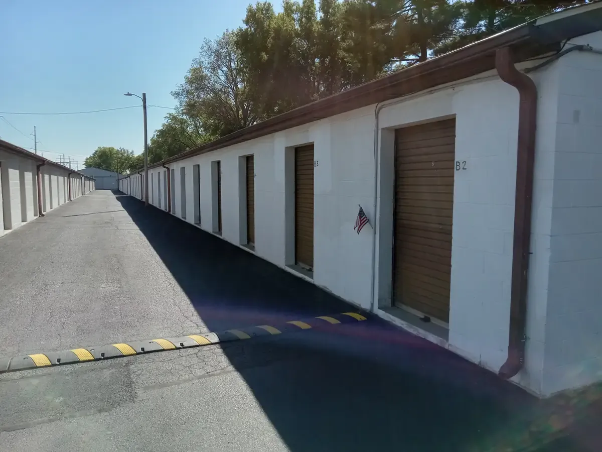 Federal Storage small roll up units